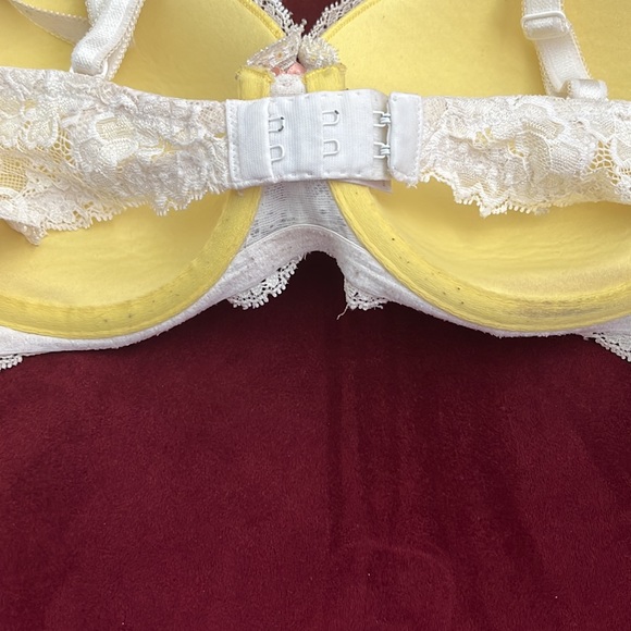 Victoria’s Secret Bra size 34D - Picture 3 of 5